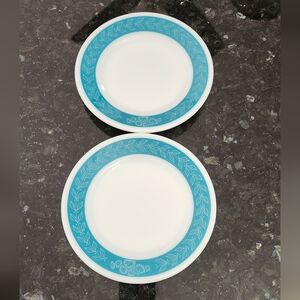 2 Vintage PYREX Teal and White * Laurel Leaf  Dinner Plates EUC